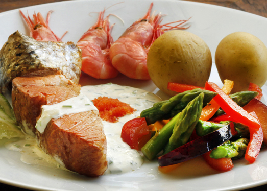 Warm smoked salmon dish1